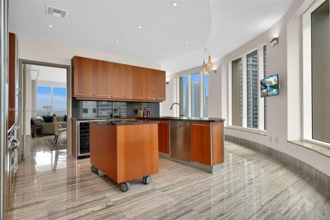 Condo in Miami, Florida, 3 bedrooms  № 1940708 - photo 14