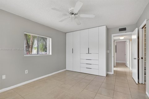 Apartment in Miami, Florida 3 bedrooms, 96.62 sq.m. № 2184322 - photo 25