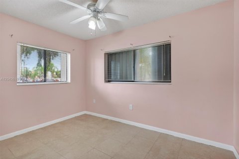Apartment in Miami, Florida 3 bedrooms, 96.62 sq.m. № 2184322 - photo 18