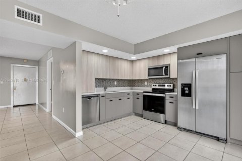Apartment in Miami, Florida 3 bedrooms, 96.62 sq.m. № 2184322 - photo 8