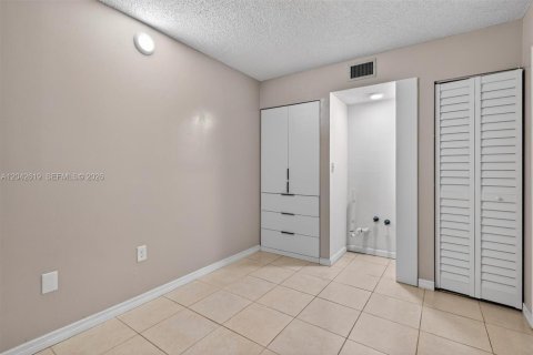 Apartment in Miami, Florida 3 bedrooms, 96.62 sq.m. № 2184322 - photo 14
