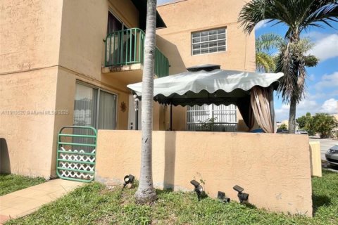 Condo à Miami, Floride, 2 chambres  № 2017085