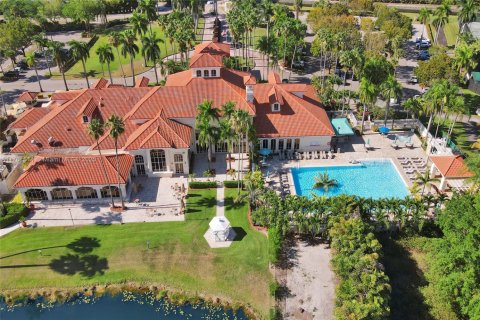 House in Doral, Florida 4 bedrooms, 268.02 sq.m. № 2014488 - photo 26