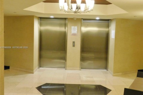 Condominio en alquiler en Aventura, Florida, 2 dormitorios, 105.35 m2 № 2060184 - foto 18