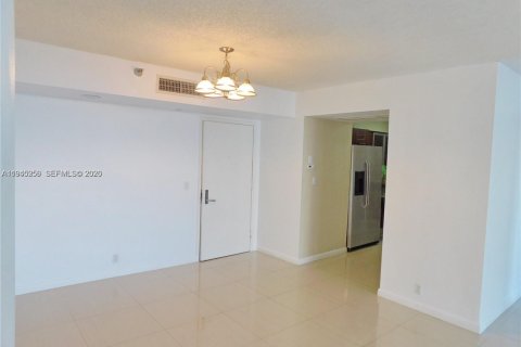 Condominio en alquiler en Aventura, Florida, 2 dormitorios, 105.35 m2 № 2060184 - foto 6