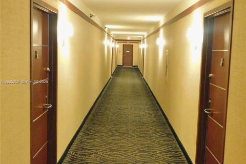 Condominio en alquiler en Aventura, Florida, 2 dormitorios, 105.35 m2 № 2060184 - foto 16