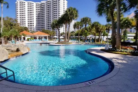Condominio en alquiler en Aventura, Florida, 2 dormitorios, 105.35 m2 № 2060184 - foto 23