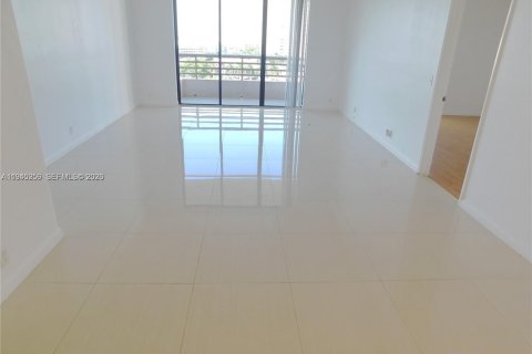 Condominio en alquiler en Aventura, Florida, 2 dormitorios, 105.35 m2 № 2060184 - foto 5