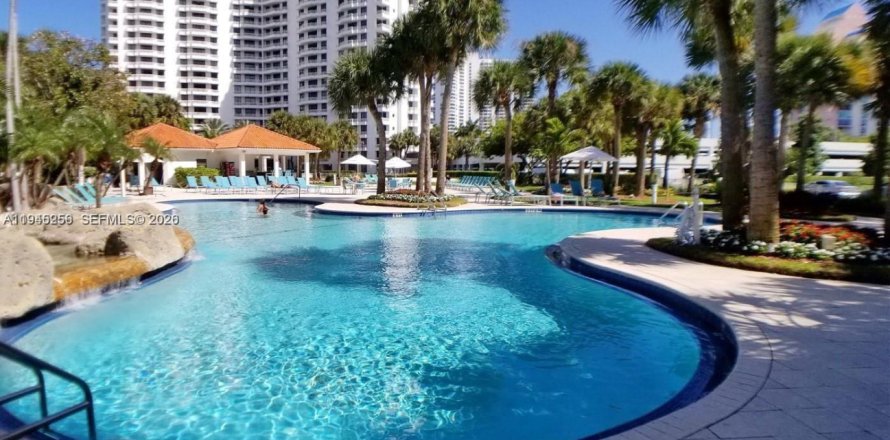 Condominio en Aventura, Florida, 2 dormitorios  № 2060184
