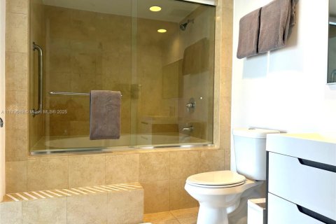 Condo in Hallandale Beach, Florida, 1 bedroom  № 1623136 - photo 10