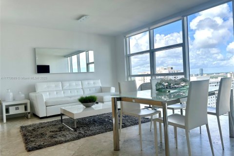 Condo in Hallandale Beach, Florida, 1 bedroom  № 1623136 - photo 15