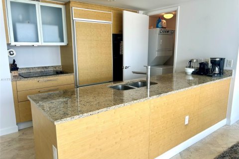Condo in Hallandale Beach, Florida, 1 bedroom  № 1623136 - photo 20