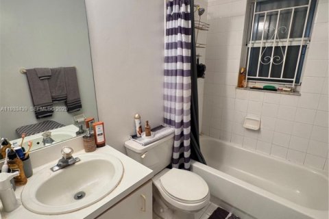 Купить виллу или дом в Майами-Гарденс, Флорида 3 спальни, 105.91м2, № 1992097 - фото 26