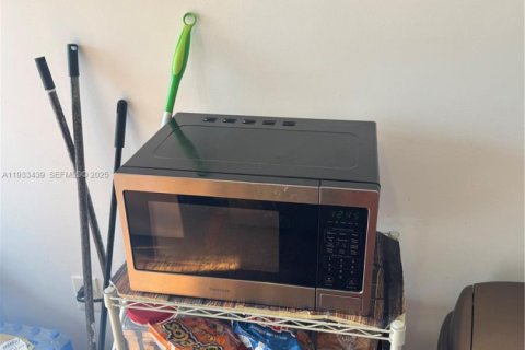 Купить виллу или дом в Майами-Гарденс, Флорида 3 спальни, 105.91м2, № 1992097 - фото 13