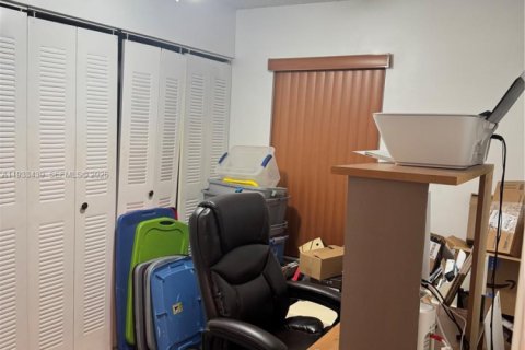 Купить виллу или дом в Майами-Гарденс, Флорида 3 спальни, 105.91м2, № 1992097 - фото 9