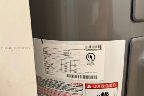 Купить виллу или дом в Майами-Гарденс, Флорида 3 спальни, 105.91м2, № 1992097 - фото 11