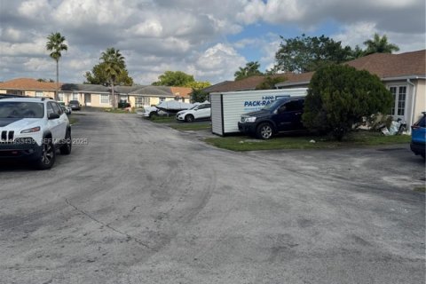 Купить виллу или дом в Майами-Гарденс, Флорида 3 спальни, 105.91м2, № 1992097 - фото 2