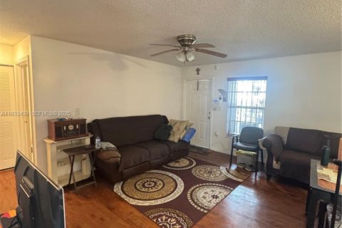 Купить виллу или дом в Майами-Гарденс, Флорида 3 спальни, 105.91м2, № 1992097 - фото 24