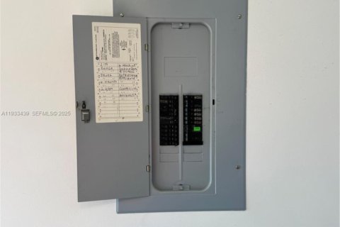 Купить виллу или дом в Майами-Гарденс, Флорида 3 спальни, 105.91м2, № 1992097 - фото 12