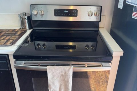 Купить виллу или дом в Майами-Гарденс, Флорида 3 спальни, 105.91м2, № 1992097 - фото 15