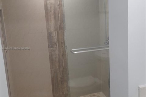 Condominio en alquiler en Miami, Florida, 2 dormitorios, 83.61 m2 № 2075935 - foto 6