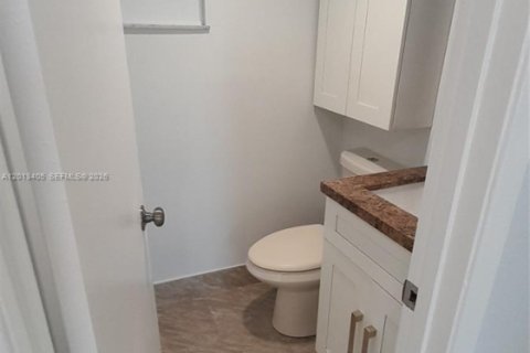 Condominio en alquiler en Miami, Florida, 2 dormitorios, 83.61 m2 № 2075935 - foto 12