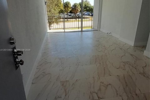 Condominio en alquiler en Miami, Florida, 2 dormitorios, 83.61 m2 № 2075935 - foto 21