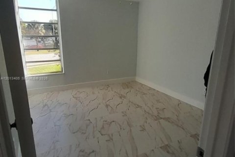 Condominio en alquiler en Miami, Florida, 2 dormitorios, 83.61 m2 № 2075935 - foto 14