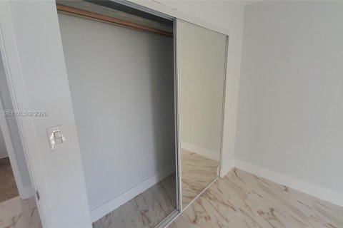 Condominio en alquiler en Miami, Florida, 2 dormitorios, 83.61 m2 № 2075935 - foto 15