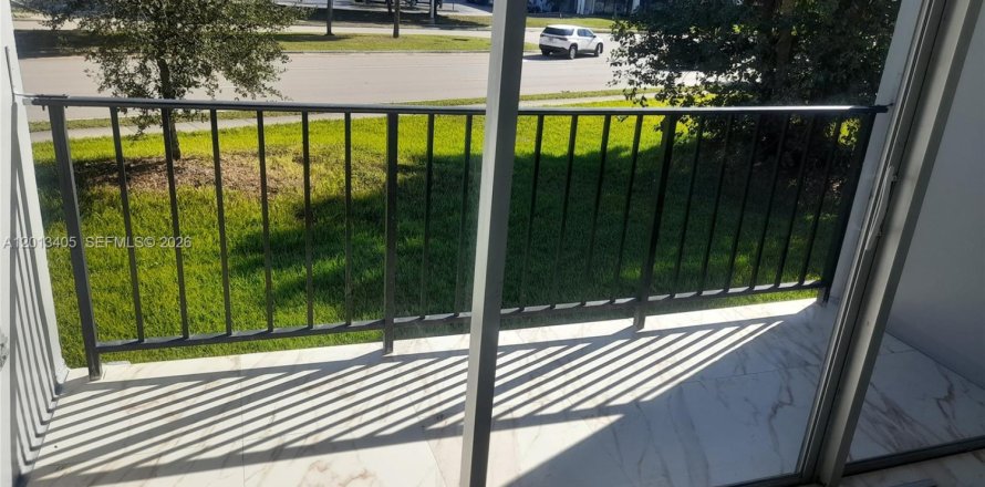 Condominio en Miami, Florida, 2 dormitorios  № 2075935
