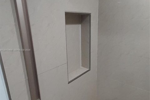 Condominio en alquiler en Miami, Florida, 2 dormitorios, 83.61 m2 № 2075935 - foto 9