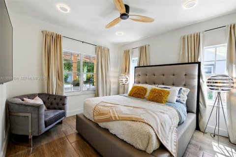 Casa en alquiler en Miami Beach, Florida, 3 dormitorios, 155.15 m2 № 1992753 - foto 16