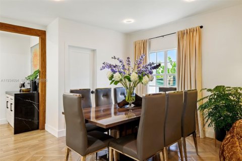 Casa en alquiler en Miami Beach, Florida, 3 dormitorios, 155.15 m2 № 1992753 - foto 11