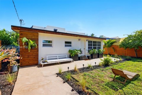 Casa en alquiler en Miami Beach, Florida, 3 dormitorios, 155.15 m2 № 1992753 - foto 18