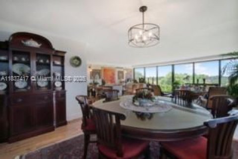 Condo in Coral Gables, Florida, 3 bedrooms  № 1830538 - photo 9
