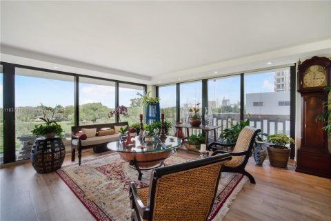 Condo in Coral Gables, Florida, 3 bedrooms  № 1830538 - photo 5
