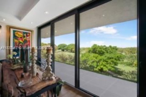 Condo in Coral Gables, Florida, 3 bedrooms  № 1830538 - photo 11