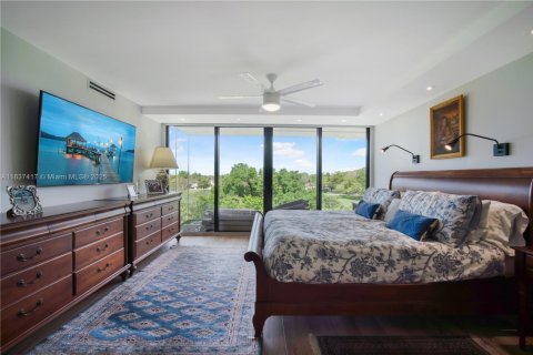 Condo in Coral Gables, Florida, 3 bedrooms  № 1830538 - photo 22