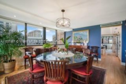 Condo in Coral Gables, Florida, 3 bedrooms  № 1830538 - photo 7