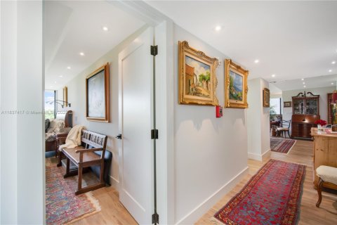 Condo in Coral Gables, Florida, 3 bedrooms  № 1830538 - photo 21