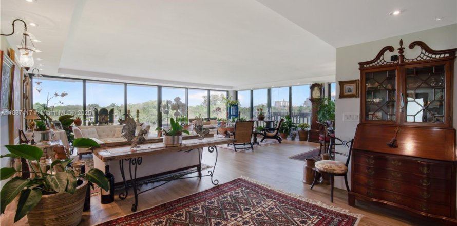 Condo in Coral Gables, Florida, 3 bedrooms  № 1830538