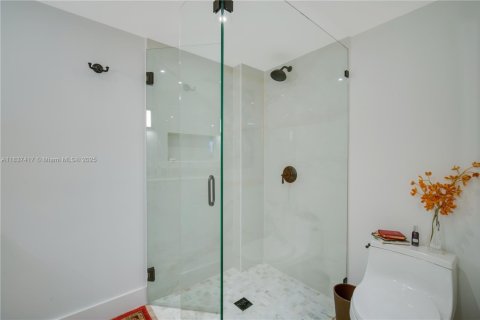 Condo in Coral Gables, Florida, 3 bedrooms  № 1830538 - photo 20