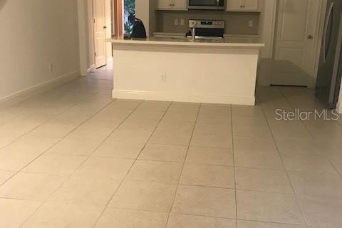 Townhouse in Winter Garden, Florida 4 bedrooms, 172.15 sq.m. № 1514476 - photo 3
