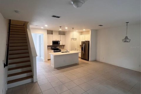 Townhouse in Winter Garden, Florida 4 bedrooms, 172.15 sq.m. № 1514476 - photo 6