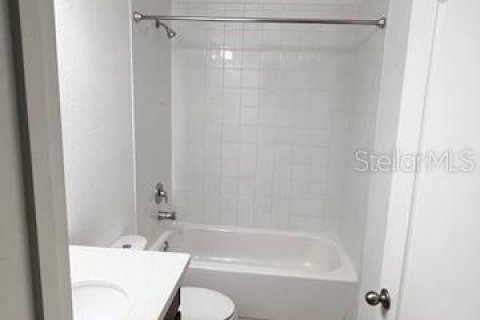 Townhouse in Winter Garden, Florida 4 bedrooms, 172.15 sq.m. № 1514476 - photo 15