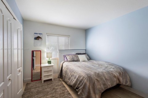 Villa ou maison à vendre à Miami, Floride: 4 chambres, 168.8 m2 № 2001301 - photo 15