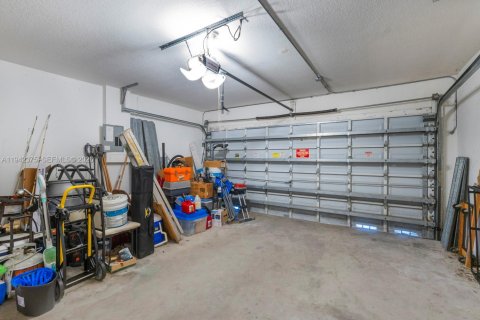 Villa ou maison à vendre à Miami, Floride: 4 chambres, 168.8 m2 № 2001301 - photo 19