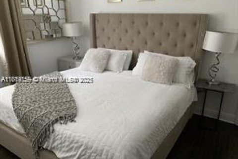 Propiedad comercial en venta en Miami, Florida, 204.38 m2 № 2055260 - foto 13