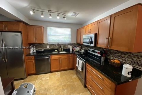 Propiedad comercial en venta en Miami, Florida, 204.38 m2 № 2055260 - foto 7