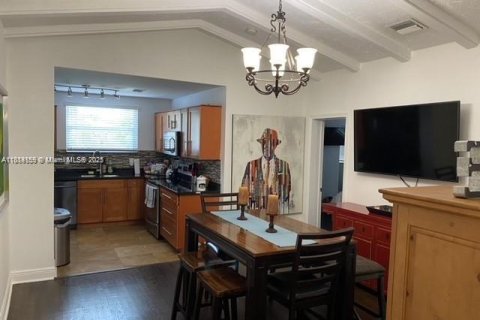 Propiedad comercial en venta en Miami, Florida, 204.38 m2 № 2055260 - foto 6